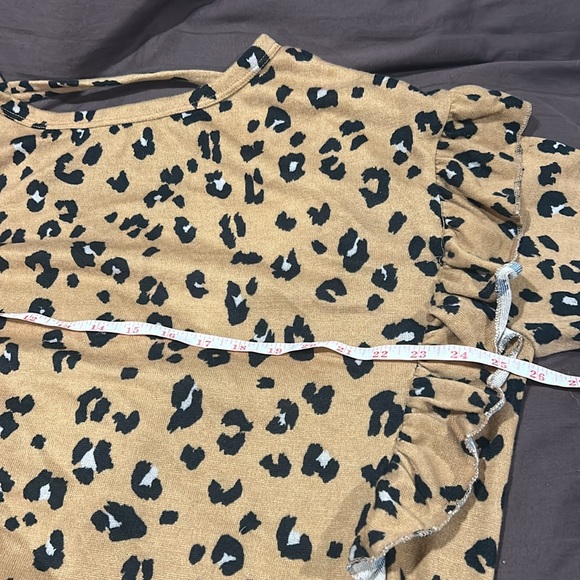 sweater - Picture 3 of 4